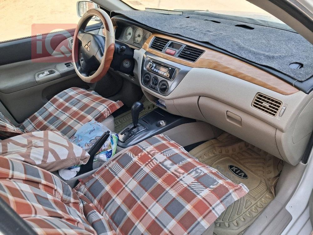 ميتسوبيشي لانسر